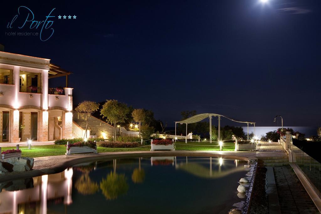 Hotel Residence Il Porto Маттіната Екстер'єр фото