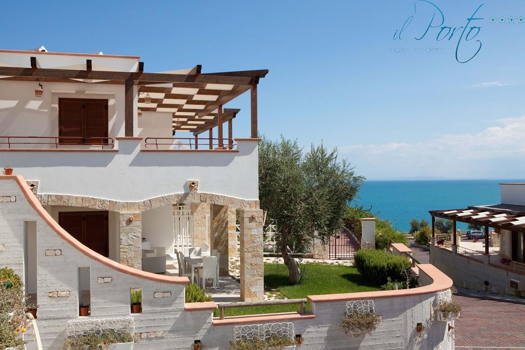 Hotel Residence Il Porto Маттіната Екстер'єр фото