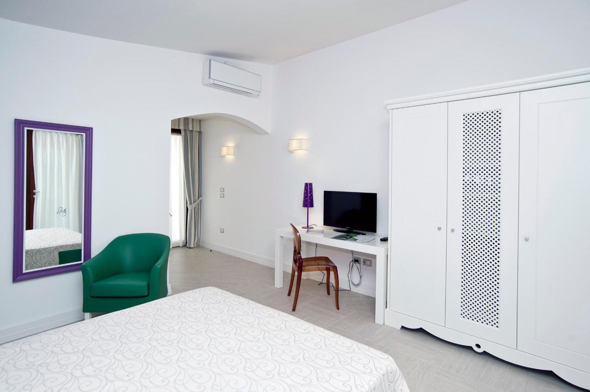 Hotel Residence Il Porto Маттіната Екстер'єр фото